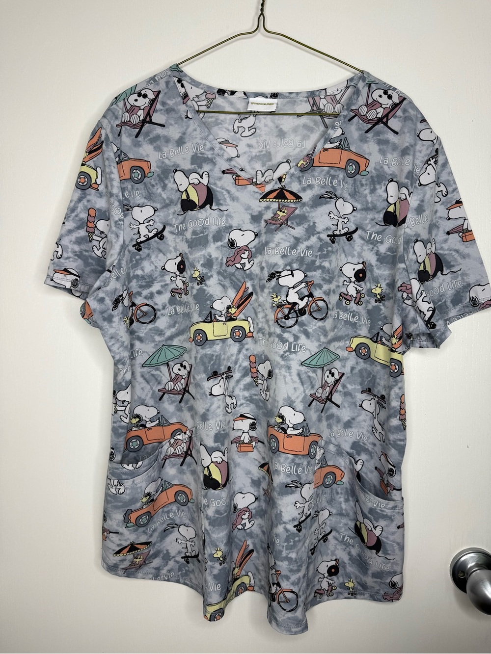 Gray Snoopy Print Scrub Top Peanuts